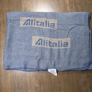 ALITALIA AIRLINES ITALY Blue TRAVEL BLANKET CABIN THROW AIR LINES 64X42